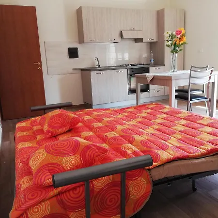 Molto Accogliente Zona Centro Sud Vicino Al Mare Apartmán Reggio di Calabria