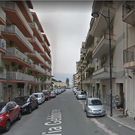Molto Accogliente Zona Centro Sud Vicino Al Mare Apartmán Reggio di Calabria